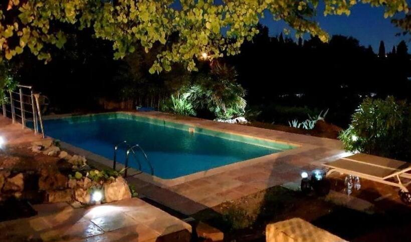 تختخواب و صبحانه Bastide De Marie Grasse