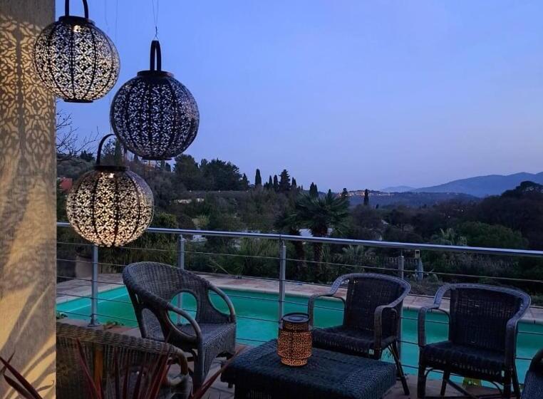 تختخواب و صبحانه Bastide De Marie Grasse