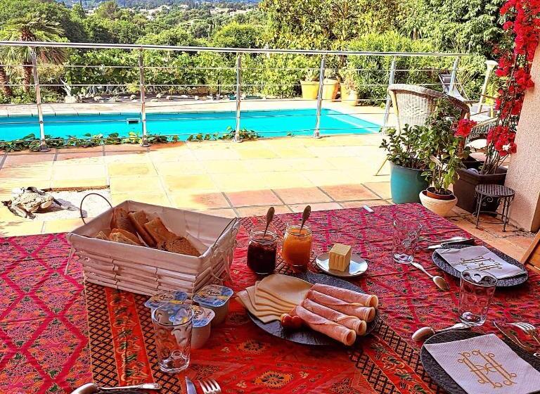 تختخواب و صبحانه Bastide De Marie Grasse