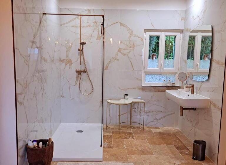 تختخواب و صبحانه Bastide De Marie Grasse