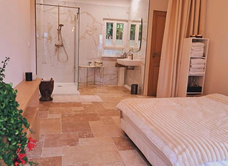 تختخواب و صبحانه Bastide De Marie Grasse