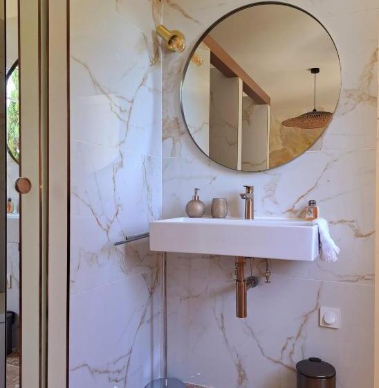 تختخواب و صبحانه Bastide De Marie Grasse