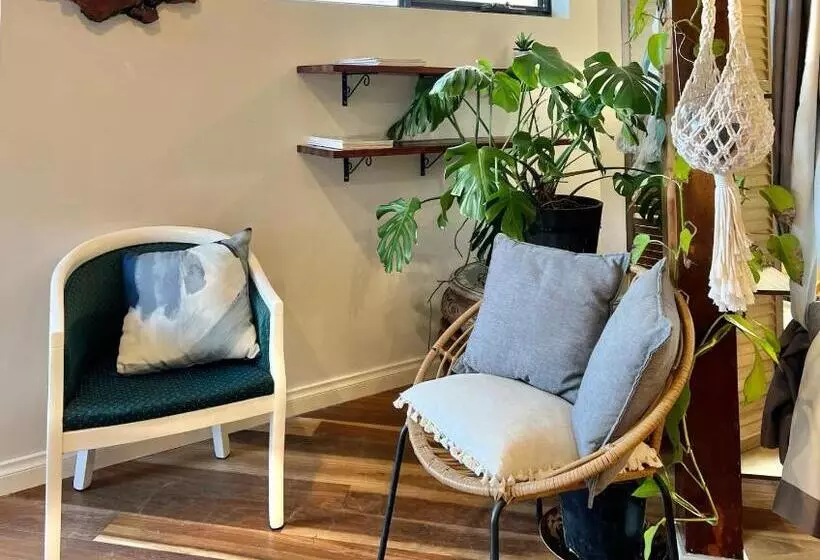 Aamiaismajoitus (B&B) Beachfront Surfers Retreat