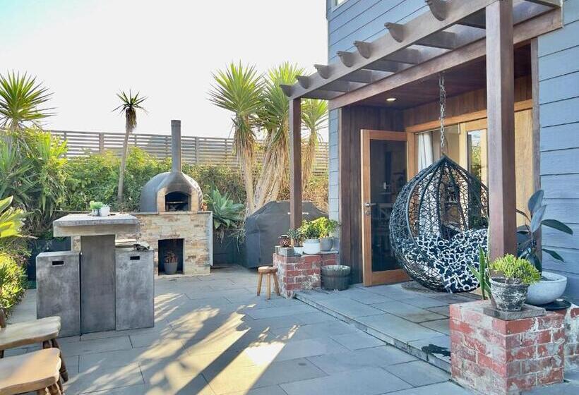 住宿加早餐  Beachfront Surfers Retreat