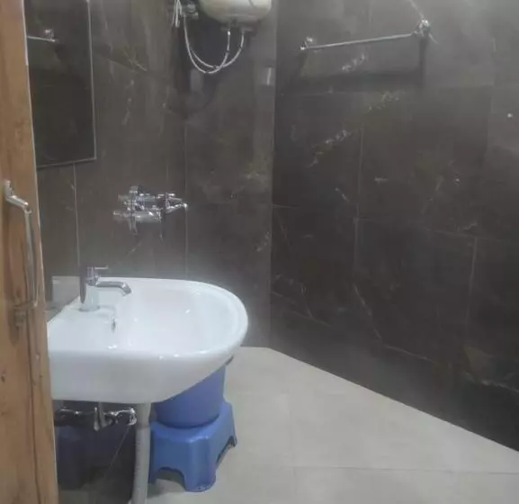 Chardham By Prithvi Hotels H