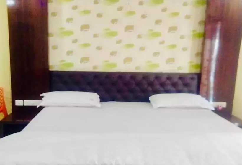 Goroomgo Hotel Arya Palace Puri Near Sea Beach   Luxury And Spacious Room With Parking Facilities