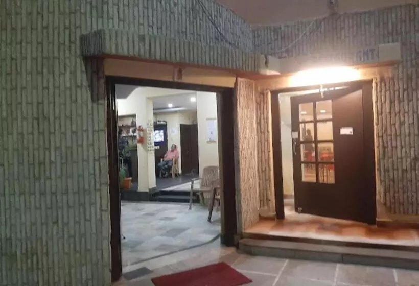 Goroomgo Hotel Arya Palace Puri Near Sea Beach   Luxury And Spacious Room With Parking Facilities