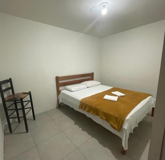 ホテル Econômico