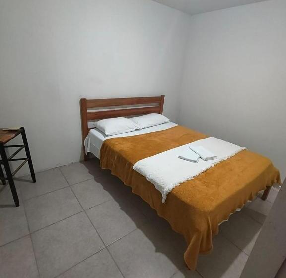 ホテル Econômico