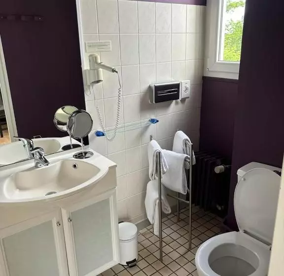 Hotelli Logis Hôtel & Restaurant Le Parcey