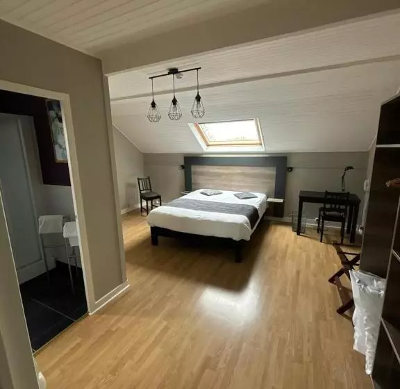 Hotelli Logis Hôtel & Restaurant Le Parcey