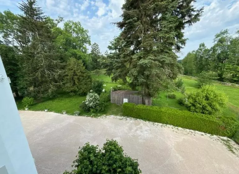 Hotelli Logis Hôtel & Restaurant Le Parcey