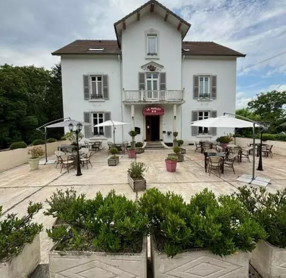 Hotelli Logis Hôtel & Restaurant Le Parcey