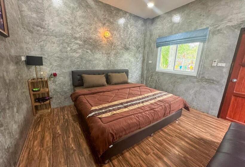 هتل Toraneethai Homestay Amphawa