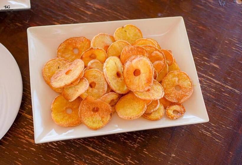 هتل Rayan S Beach Camp