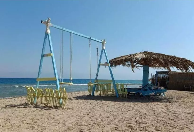 هتل Rayan S Beach Camp