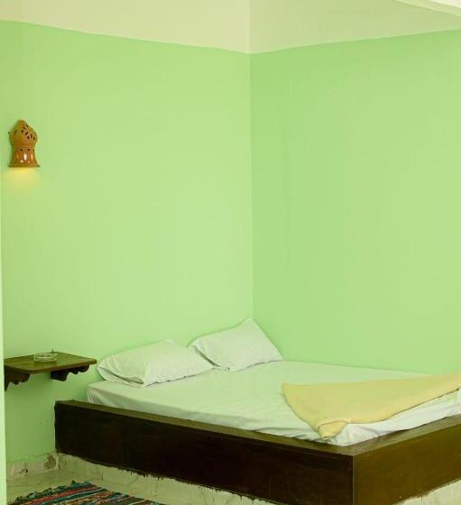 هتل Rayan S Beach Camp