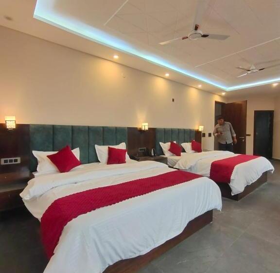 Отель Sudesh Ganga