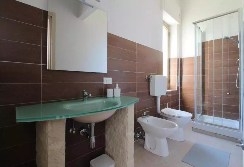 پانسیون Acquacorrente Rooms   A Due Passi Dal Mare