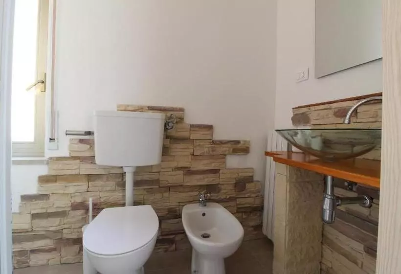 پانسیون Acquacorrente Rooms   A Due Passi Dal Mare