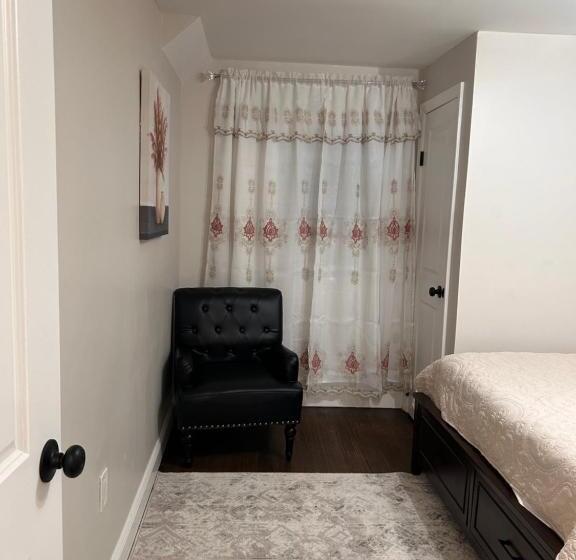 Pensjonat Cozy Multi Level House Private Level A, Irvington Nj