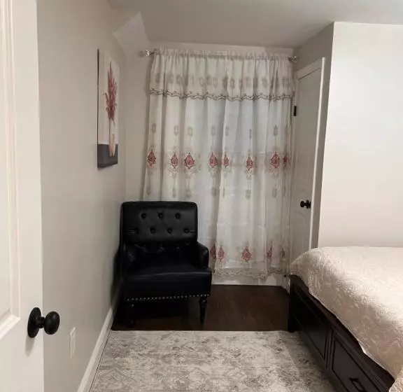 Majatalo Cozy Multi Level House Private Level A, Irvington Nj