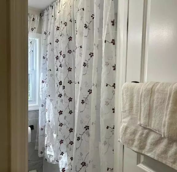 Majatalo Cozy Multi Level House Private Level A, Irvington Nj
