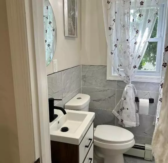 Majatalo Cozy Multi Level House Private Level A, Irvington Nj