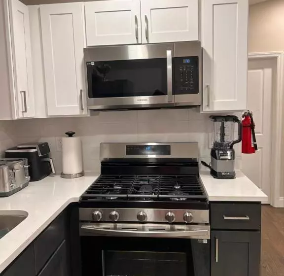 Majatalo Cozy Multi Level House Private Level A, Irvington Nj