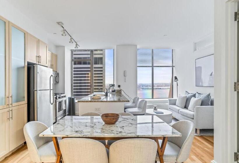 膳宿费 Lux Prvt Bath Shared Apt