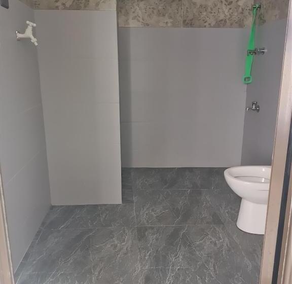 بنسيون Riverside Villa