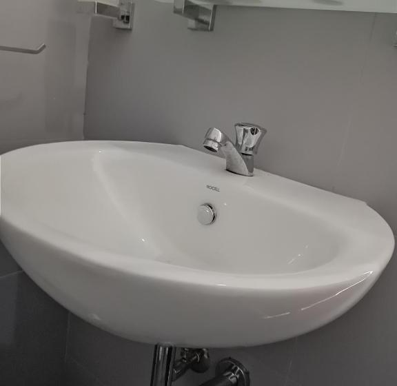 بنسيون Riverside Villa