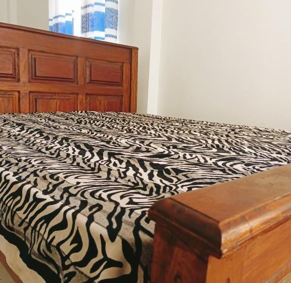 بنسيون Riverside Villa