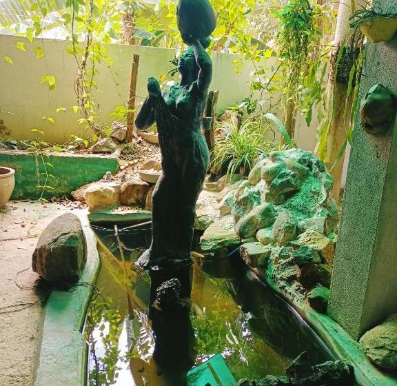 بنسيون Riverside Villa