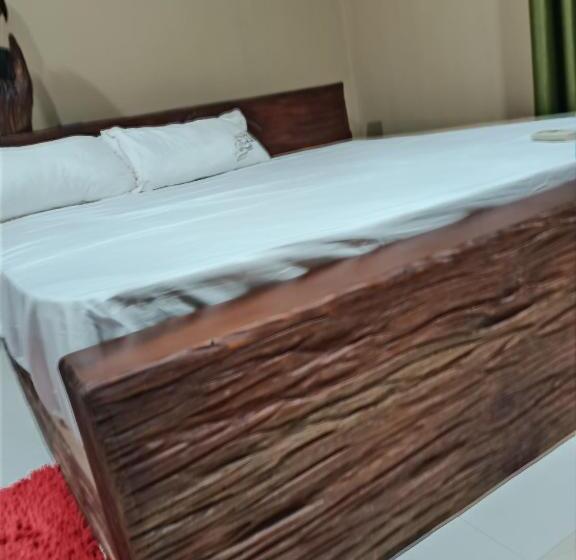 بنسيون Riverside Villa