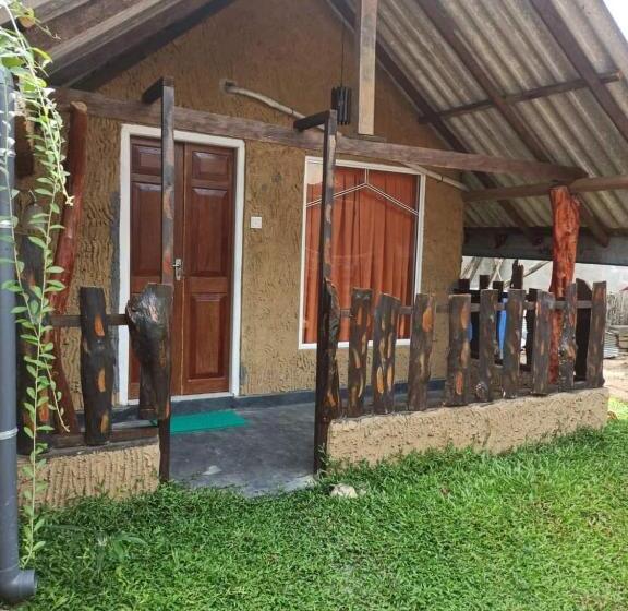 بنسيون Riverside Villa