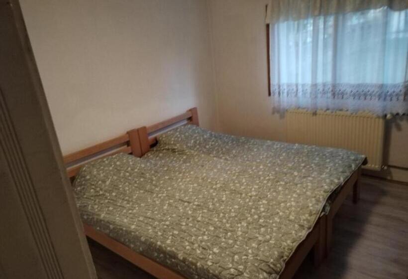 پانسیون Smeštaj Aleksa