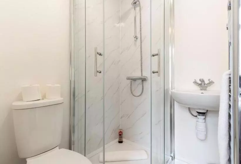 ペンション Suite #2   Central Location   Private Ensuite, Smart Tv, Fast Wifi And Free Parking   By Yoko Proper
