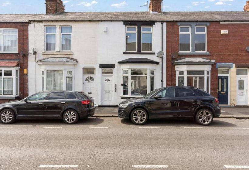 פנסיון Suite #2 Central Location Private Ensuite, Smart Tv, Fast Wifi And Free Parking By Yoko Proper