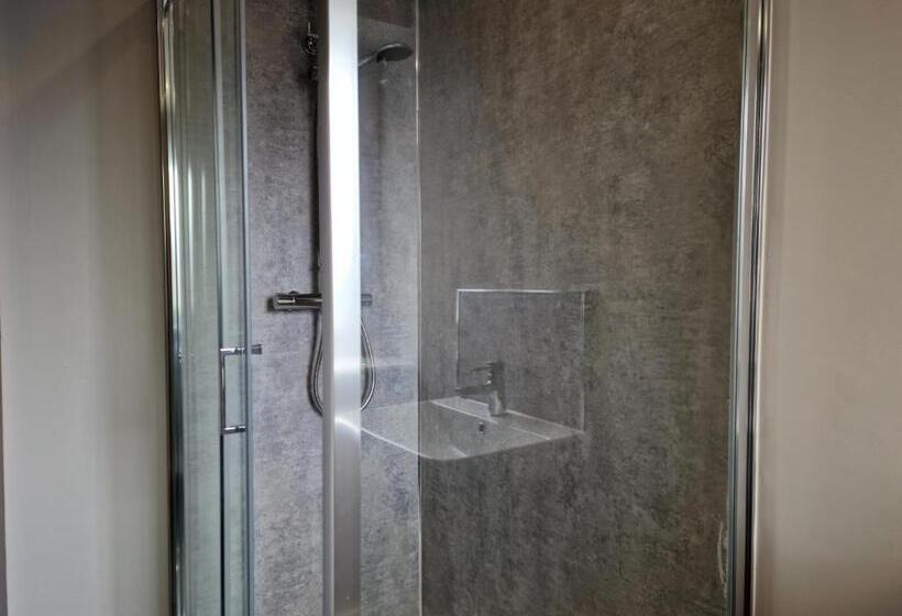 The Olive Tree Apart