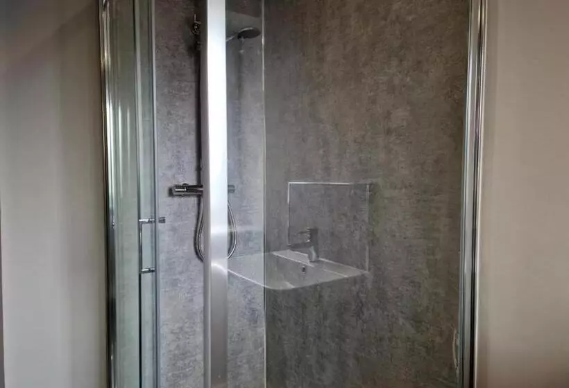 The Olive Tree Apart