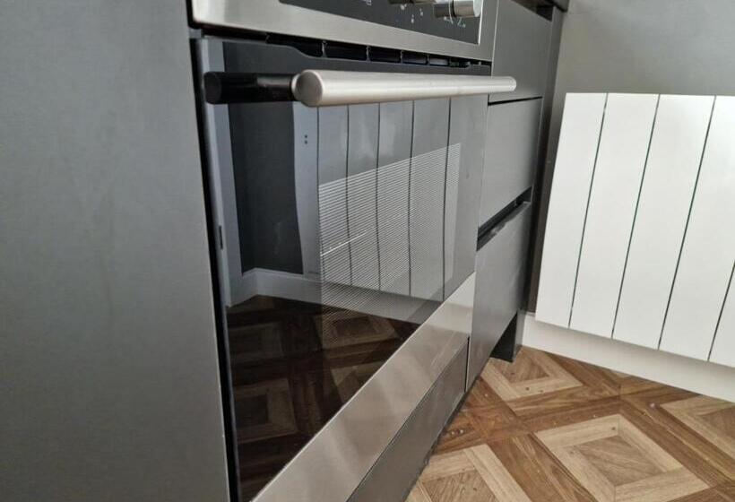 The Olive Tree Apart