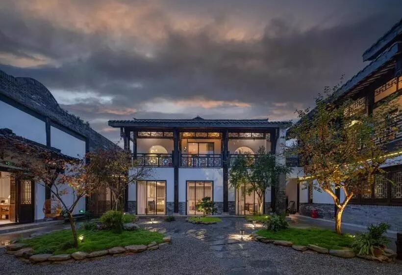 峨眉山和院静筑拾光温泉酒店