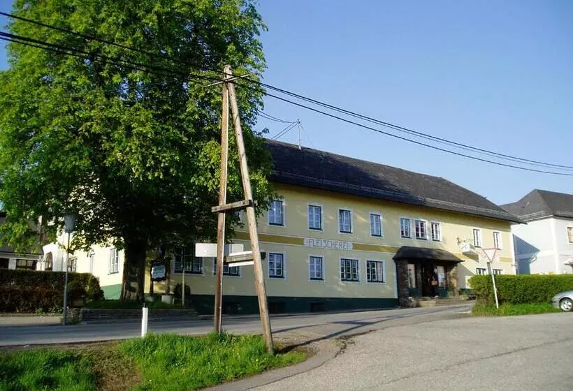 Retkeilymaja Brau Gasthof Sengstbratl