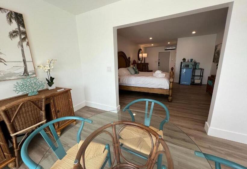 هاستل Guana Beach Inn