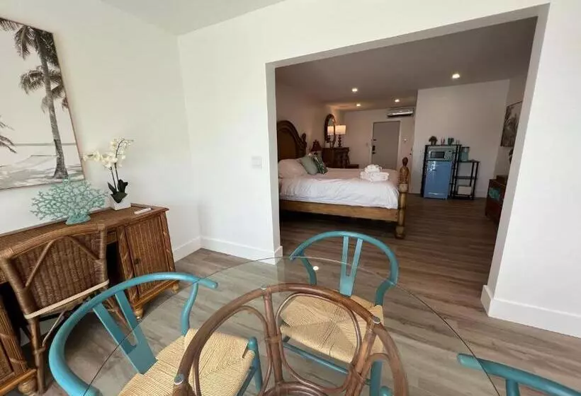 هاستل Guana Beach Inn