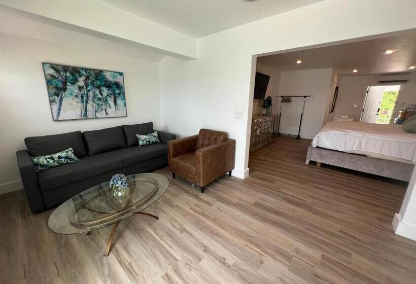 هاستل Guana Beach Inn