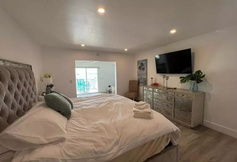 هاستل Guana Beach Inn