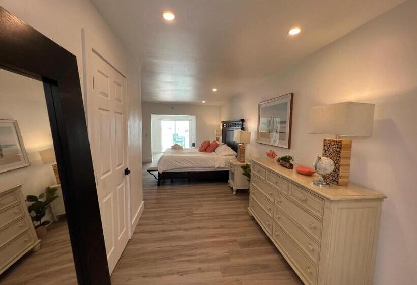 هاستل Guana Beach Inn