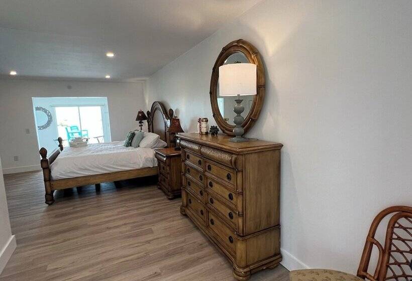 هاستل Guana Beach Inn